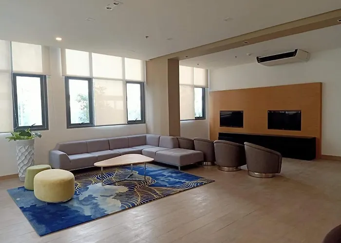 Aparthotel Vacation Condotel For Couples Or Family Near Airport And Beaches Lapu-Lapu City